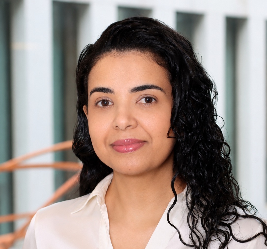 Dr. Fabíola Gonçalves